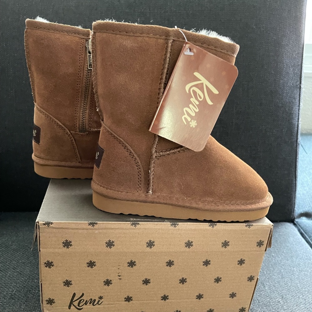 New Kemi Size 11Y in toddler’s